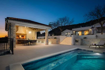 Ferienhaus mit Klimaanlage und Pool