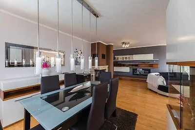 Villa mit Swimmingpool und Whirlpool