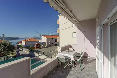Ferienwohnung mit Balkon und Meerblick