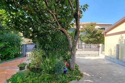 Ferienwohnung mit schönem Balkon mit Tisch un