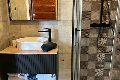 Ferienhaus mit grosser Terrasse und 2 Bäder