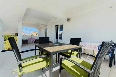 Holiday flat family holiday Tribunj