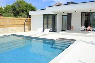 Ferienhaus mit Klimaanlage und Pool