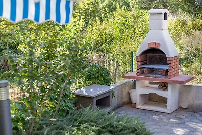 Ferienwohnung mit Terrasse und Grill