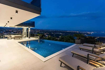 Luxuriöse Villa Titanium mit Meerblick und pr