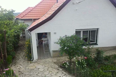 Ferienhaus mit Garten nur 50 m vom Zentrum