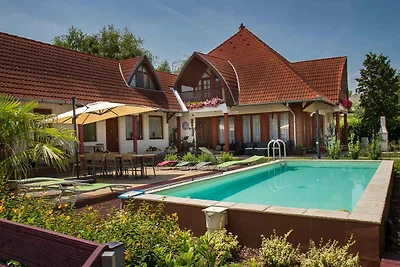 Ferienwohnung in einem Apartmenthaus mit Pool