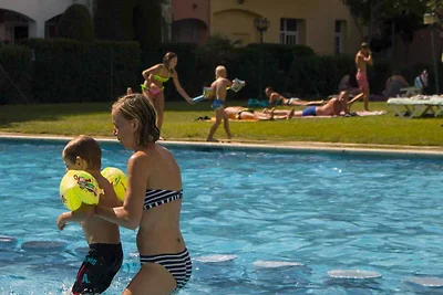 Ferienwohnung mit Balkon und Pool