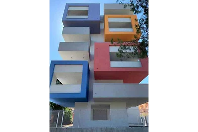 Studio mit Klimaanlage und Balkon