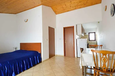 Studio mit Balkon und Klimaanlage