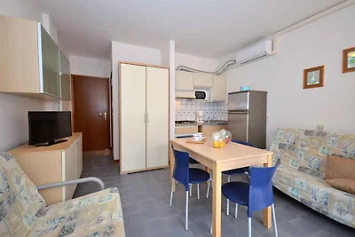 Studio mit Klimaanlage und Balkon