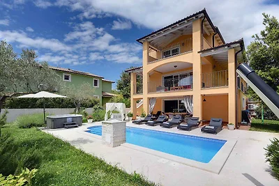Villa mit Klimaanlage und Pool