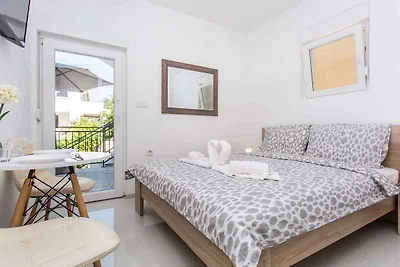 Studio mit Klimaanlage, WLAN, Parkplatz