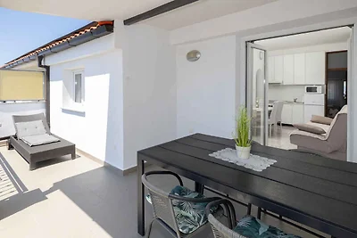 Ferienwohnung mit Terrasse und Meerblick