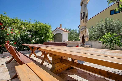 Ferienwohnung mit Terrasse und Grill