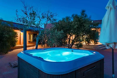 Idyllisches Ferienhaus zwischen Tribunj und