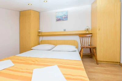 Charmantes Studio Tonko in Duće mit Gartenbli