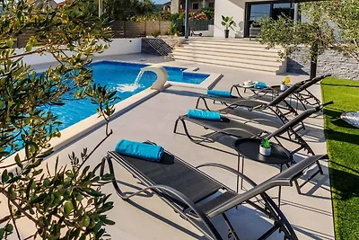 Traumhafte Villa in Vinišće mit eigenem Pool 