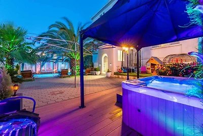 Ferienwohnung mit Pool und Whirpool