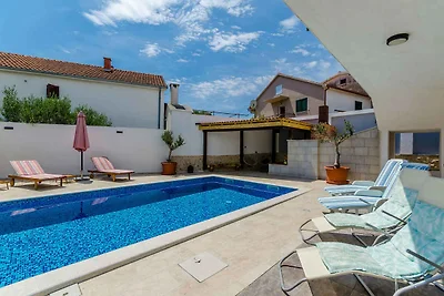 Ferienhaus mit Klimaanlage und Pool