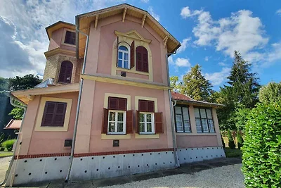 Ferienwohnung mit schönem Garten und einer gr