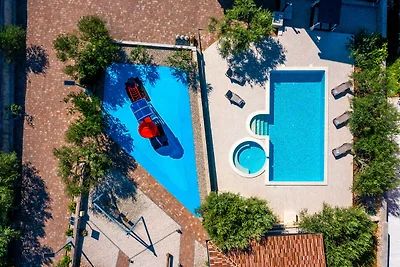 Villa Zlatni Dvori – Exklusives Ferienhaus in