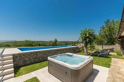 Ferienhaus mit Whirlpool und Pool