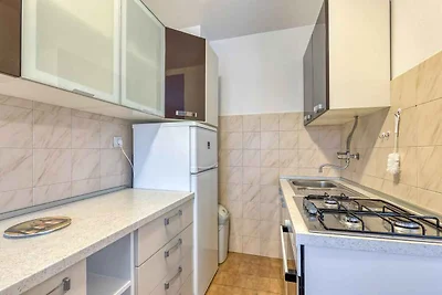 Einfach eingerichtetes Apartment mit 2 Schlaf