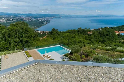 Villa mit Meerblick und Sauna