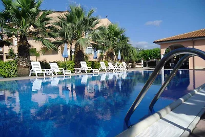 Studio mit Klimaanlage und Pool