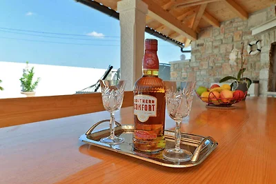 Ferienhaus mit Pool und Klimaanlage