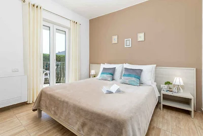 Ferienwohnung mit Balkon und Pool