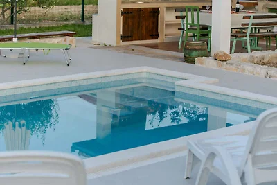Ferienhaus mit Aussenpool, 50 m vom Meer