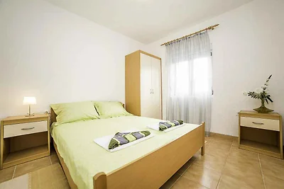 Ferienwohnung mit Pool und Klimaanlage