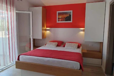 Ferienwohnung mit Meeresblick und Terrasse
