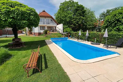 Ferienwohnung mit Garten und Pool