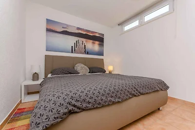 Ferienwohnung mit Terrasse und Grill