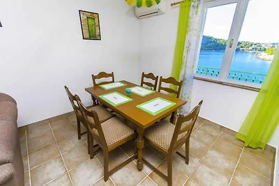 Ferienwohnung mit Klimaanlage und Balkon dire