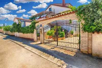 Ferienwohnung mit Garten und Grill