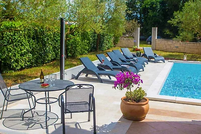 Ferienwohnung mit Pool und Klimaanlage