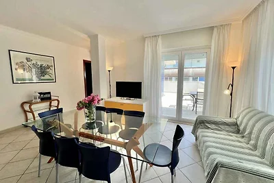 Ferienwohnung mit Balkon, Klimaanlage und