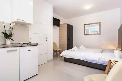 Studio mit Klimaanlage und WLAN