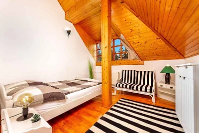 Ferienhaus mit Aussenpool und Klimaanlage