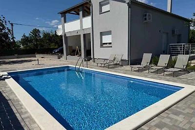 Ferienwohnung mit Klimaanlage und Pool