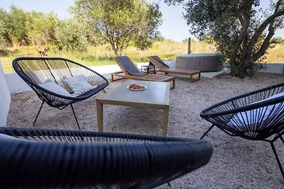 Charmante Ferienunterkunft Srića in Sv.