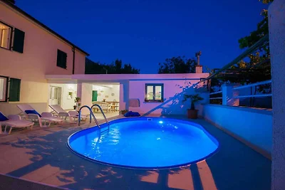 Ferienhaus mit Swimmingpool, Terrasse und