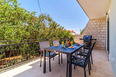 Ferienhaus mit Pool und Klimaanlage