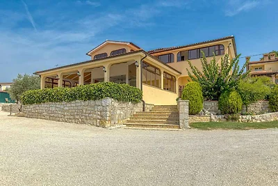 Hütte mit Klimaanlage und Terrasse