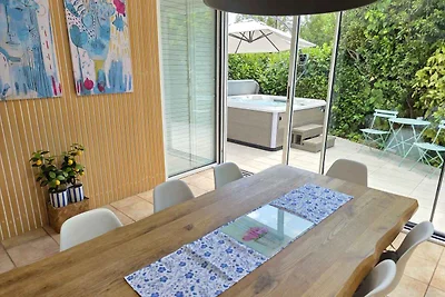 Ferienhaus mit Klimaanlage, Parkplatz und
