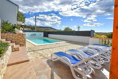 Ferienhaus mit Klimaanlage und Pool
